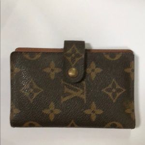 Louis Vuitton address/calendar